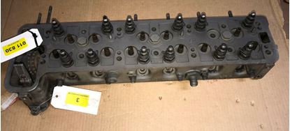 Picture of Mercedes 280s cylinder head  1300101720 used